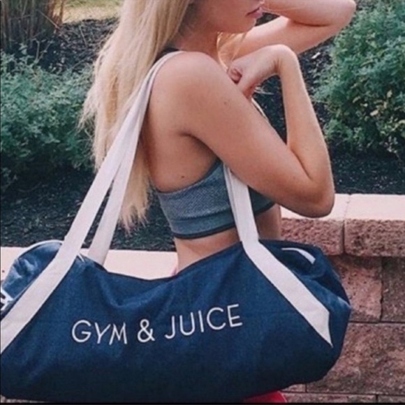 ✨ New Gym & Juice Duffle Bag, Denim/Cream ✨ - Picture 1 of 2